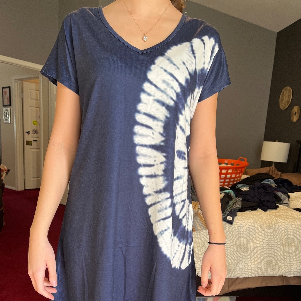 V-neck tshirt dress